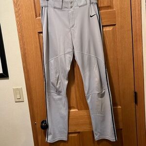 Nike gray men’s baseball pants.
